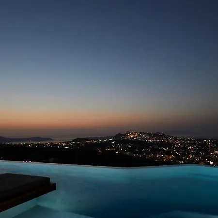 North Santorini - A Luxury Pyrgos Kallistis